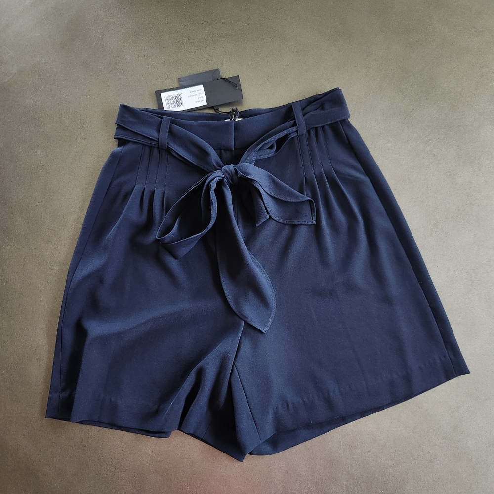 Halston Herritage Womens Navy Tie Waist Pleated Shorts Size 2